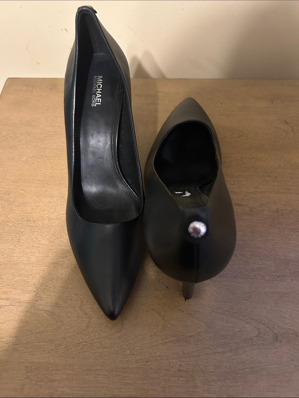 MICHAEL Michael Kors Black Pointed-Toe Leather Pumps - Sleek Stiletto